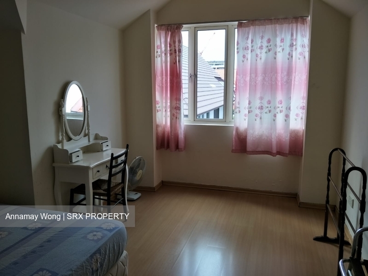 Sennett Estate (D13), Terrace #445809951